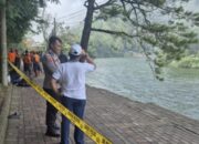 Talud Telaga Sarangan Amblas: Seorang Wisatawan Terperosok, 7 Motor Tercebur ke Danau