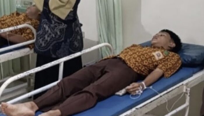 Sembilan Siswa SMK Sore Tulungagung Dilarikan ke Puskesmas, Dapur SPPG Disetop Sementara!