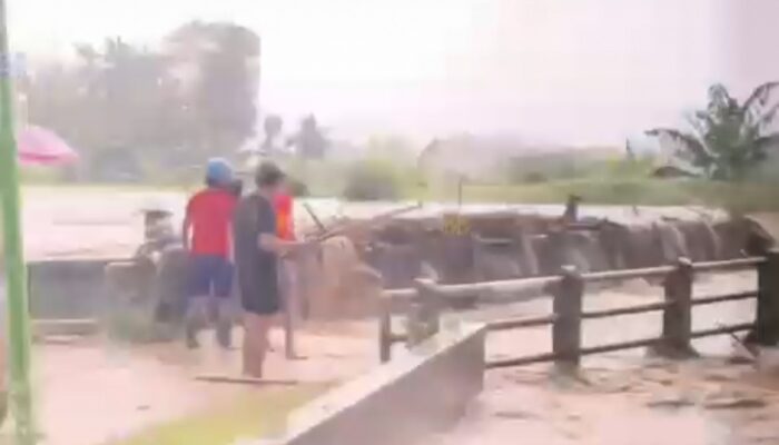 Tulungagung Dikepung Banjir: Ratusan Rumah Terendam, BPBD Imbau Waspada Susulan