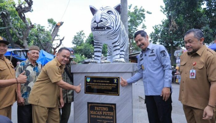 Dari Viral Hingga Legal: Patung Macan Putih Balongjeruk Kediri Resmi Kantongi Sertifikat Hak Cipta