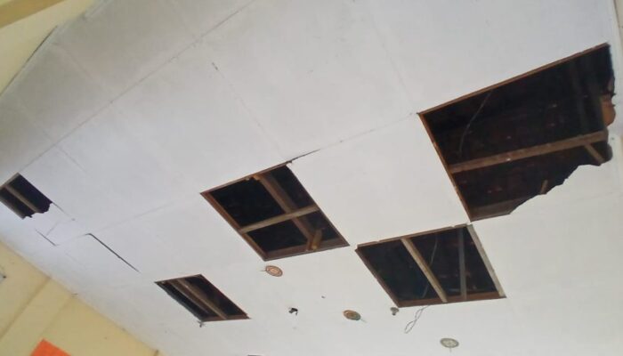 Gempa Guncang Tulungagung: Plafon SDN 1 Talunkulon Ambrol, Siswa Berhamburan Menyelamatkan Diri