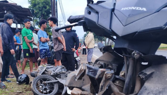 Kecelakaan di Gondang Tulungagung: Kurang Konsentrasi, Pengendara Honda Alami Patah Kaki