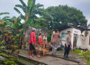 Satu Tempat Ibadah dan Puluhan Rumah “Diterjang” Puting Beliung, Sumbergempol Tulungagung Mendadak Porak-Poranda!