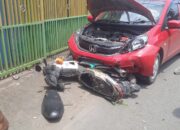 Breaking News! Detik-detik Kecelakaan di Boro Tulungagung : Honda Brio Hantam Motor Saat Hendak Belok