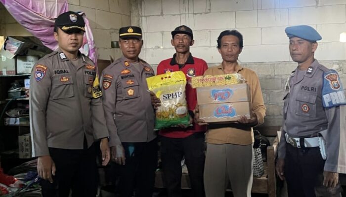 Polsek Pule Trenggalek Salurkan “Jumat Berkah” untuk Korban Amukan Angin Kencang di Sukokidul