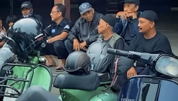 Pj Sekda Tulungagung Pimpin Konvoi Ngabuburide Vespa 2026, Salurkan Santunan di Bandung