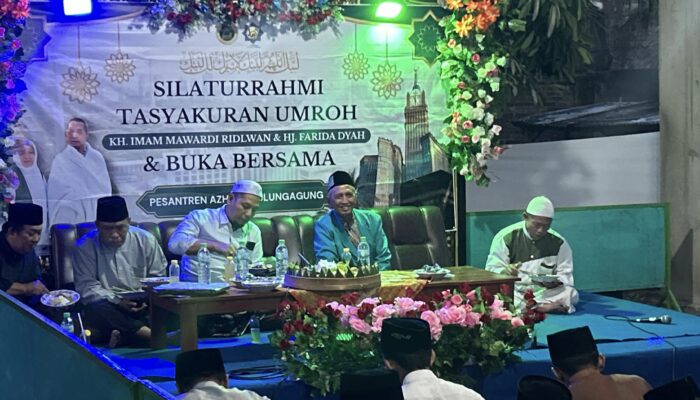 Pesantren Al Azhaar Tulungagung Gelar Tasyakuran Umroh dan Santuni Ratusan Warga