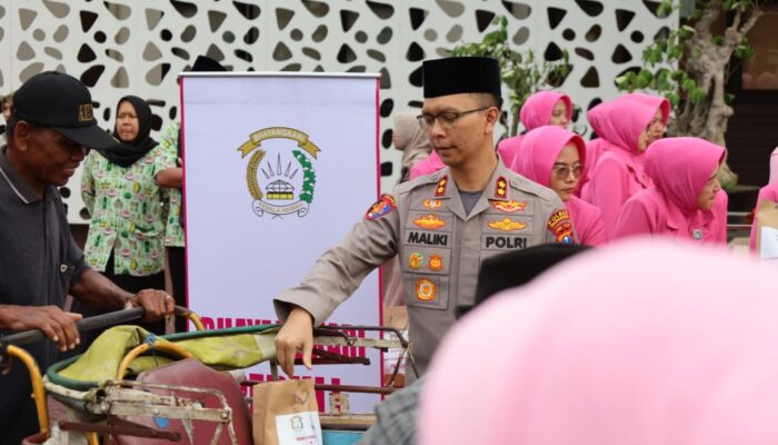 Tak Sekadar Berbagi, Polres Trenggalek Gandeng Siswa SLB dan TK Bhayangkari Ajarkan Empati Lewat 400 Paket Takjil