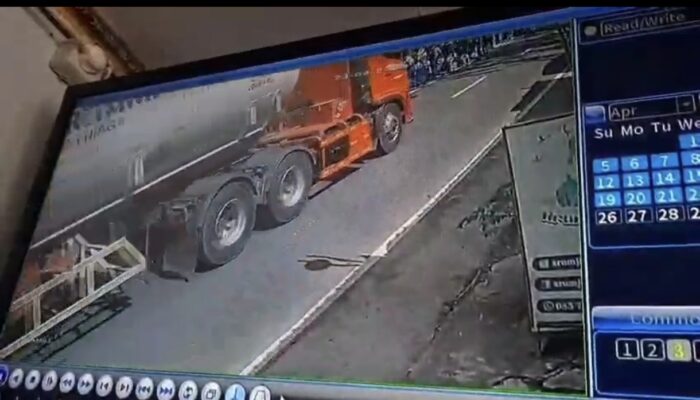 Tragedi Maut di Depan SMPN 1 Mojo Kediri: Pria 28 Tahun Tewas Terlindas, Polisi Dalami Rekaman CCTV