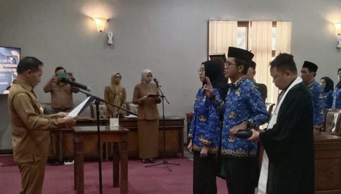 Pesan Menohok Plt Bupati Tulungagung Saat Lantik 74 Pejabat Fungsional: “Banyak yang Antre Ingin Jadi PNS!”