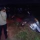 Mobil Innova Terperosok ke Parit Saat Melintas Malam Hari, Polisi dan Warga Lakukan Evakuasi
