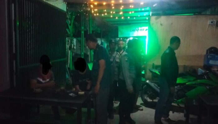 Antisipasi Kriminalitas, Polsek Sumbergempol Tulungagung Gelar Razia di Warkop Karaoke