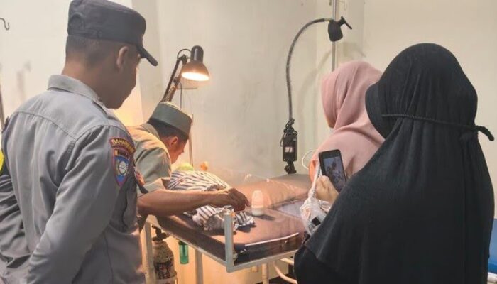 Geger! Pencari Rongsok di Tulungagung Temukan Bayi Laki-Laki Sehat di Dalam Kardus Warung Pecel