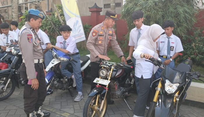 Bikin Bising Jalanan, Polsek Bandung Sikat Habis Motor Knalpot Brong di SMKN 1 Bandung Tulungagung