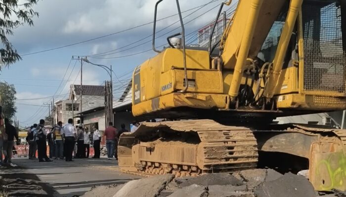 Sudah Berusia 50 Tahun dan Retak, Jembatan Gondang 1 Tulungagung Akhirnya Ditutup Total