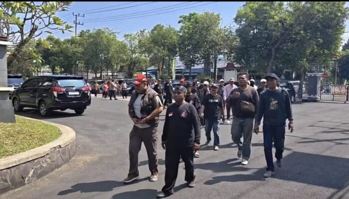 Warga Ancam Blokade Total Waduk Wonorejo, Kepala Bappeda Tulungagung Siap Pertaruhkan Jabatan!
