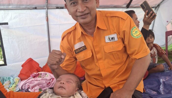 Bertaruh Nyawa di Tenda Pengungsian: Kisah Bayi “Efger”, Lahir Selamat Saat Bumi Sigi Terbelah