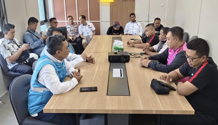 Sering Padam, Ormas 212 Loro Siji Loro Desak PLN Tulungagung Tingkatkan Keandalan Jaringan