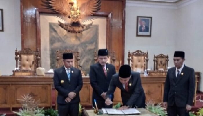 DPRD Tulungagung Ketok Pertanggungjawaban APBD 2025 dan Lantik Anggota Dewan PAW Anyar