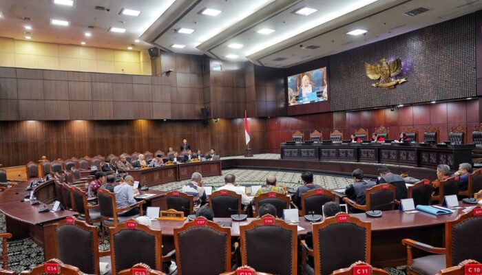 MK Putuskan Anggaran Pendidikan Dilarang Digunakan untuk Program Makan Bergizi Gratis