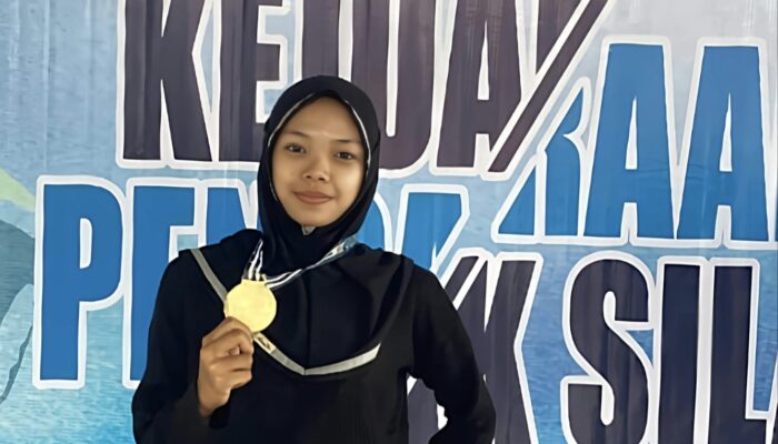 Sabet Emas di Malang Championship 6, Siswi SMPN 2 Bandung Tulungagung Harumkan Nama Daerah