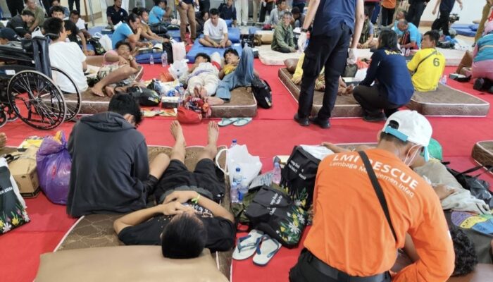KM Mutiara Sentosa 2 Terbakar: Ambulans LMI Siaga Sambut Korban Selamat di Pelabuhan Tanjung Perak
