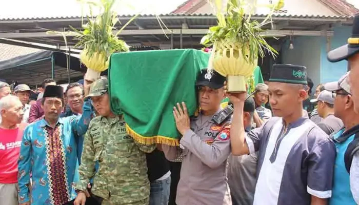 Jenazah Kru KMP Virgo 8 Asal Kediri Tiba di Rumah Duka, Tinggalkan Bayi 8 Bulan dan Misteri Sang Kakak
