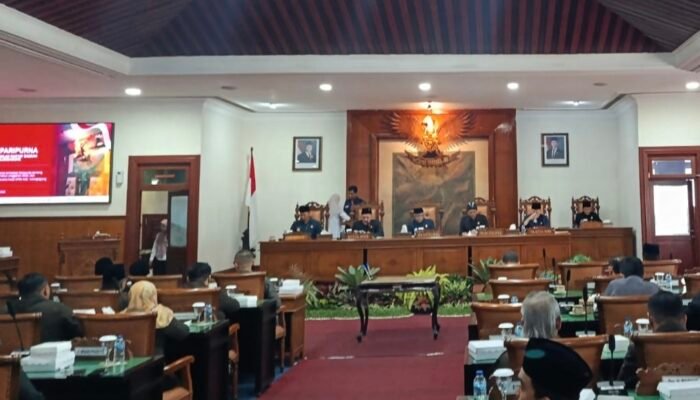 DPRD Tulungagung Sahkan Perubahan APBD 2026, UHC Didorong Tembus 90 Persen