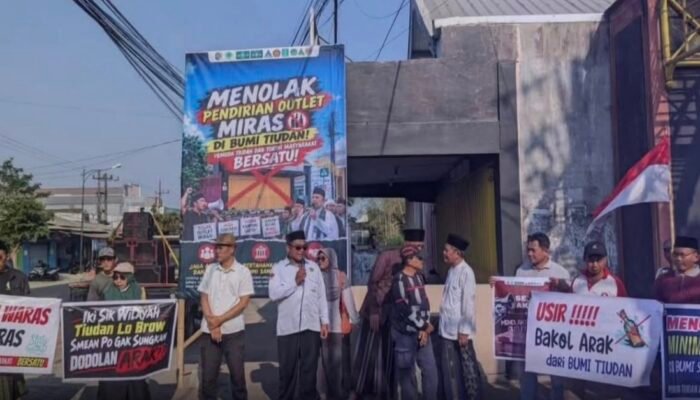 Warga Desa Tiudan Tulungagung Geruduk Lokasi, Tolak Keras Toko Miras Dekat Permukiman