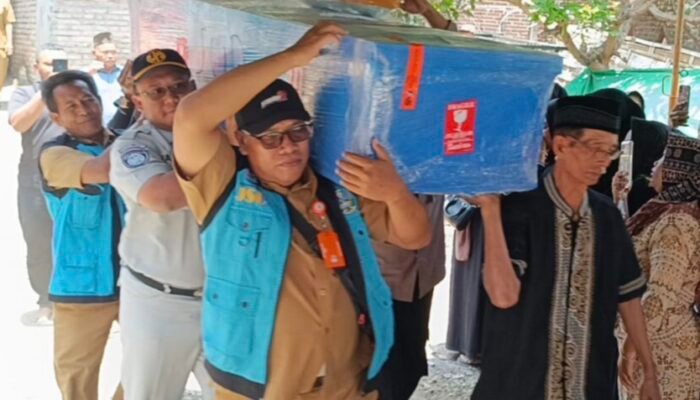 Isak Tangis Pecah di Besuki Tulungagung Saat Jenazah Yuli Purwanto Tiba dari Kalimantan