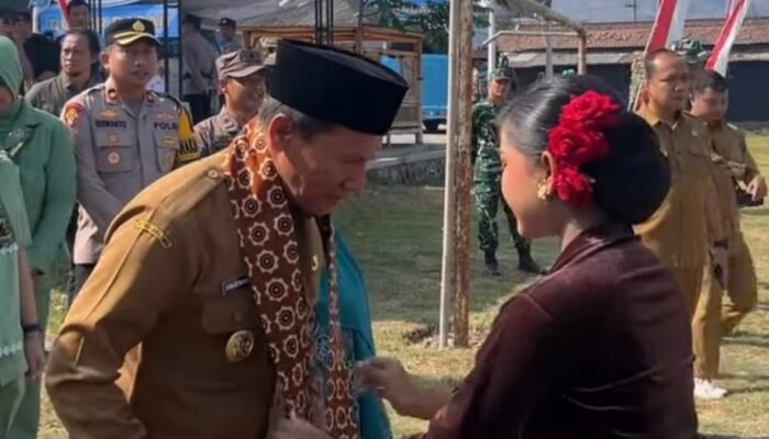 TMMD Ke-130 Resmi Dibuka di Desa Pojok, Plt Bupati Tulungagung Dampingi TNI Membangun dari Desa