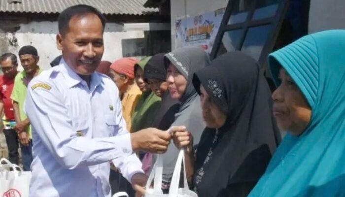 Peringati Hari Bakti IDI ke-118, Plt Bupati Tulungagung Serahkan Bantuan Bedah Rumah di Desa Wonorejo