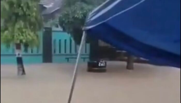 Munjungan Trenggalek Diterjang Banjir dan Longsor, Rumah Warga hingga Sekolah Terdampak