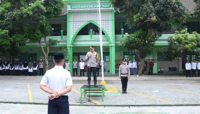 Cegah Tawuran Remaja, Kepolisian Gelar Pembinaan Karakter Pelajar di Blitar
